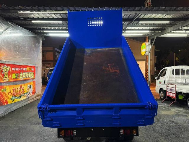 MITSUBISHI三菱 CANTER  第4張相片
