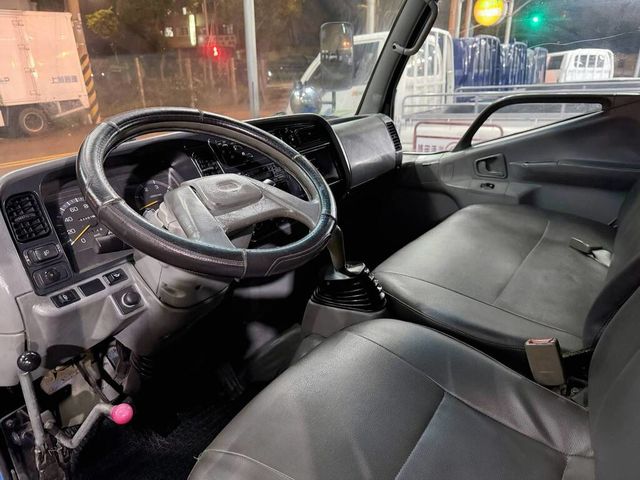 MITSUBISHI三菱 CANTER  第8張相片