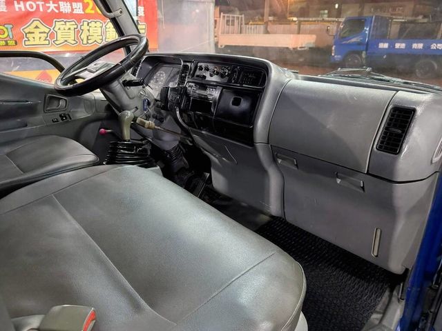 MITSUBISHI三菱 CANTER  第10張相片