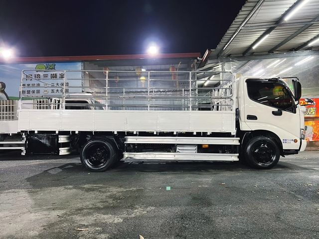 HINO日野 300  第5張相片