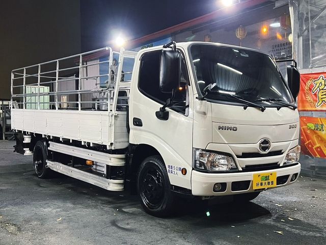 HINO日野 300  第6張相片