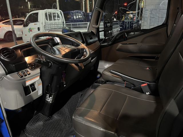 MITSUBISHI三菱 CANTER  第8張相片