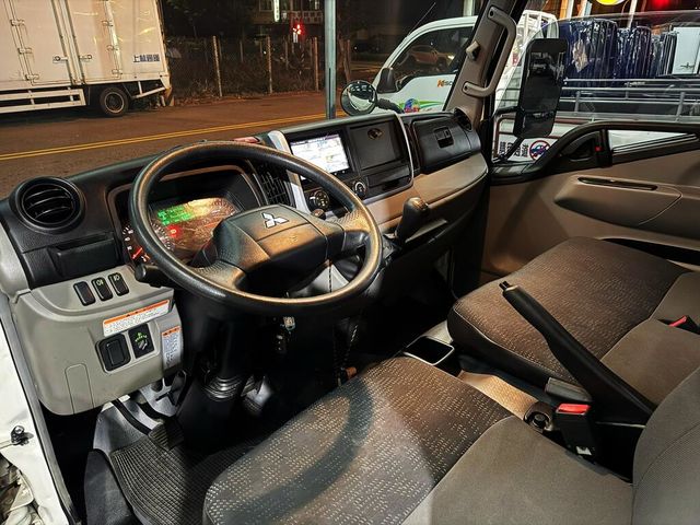 MITSUBISHI三菱 CANTER  第11張相片