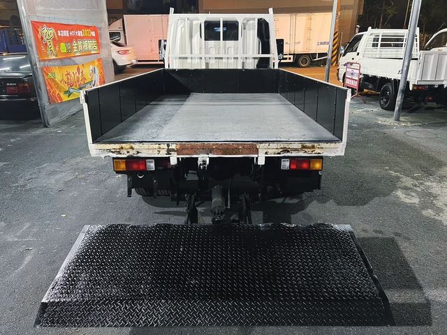 MITSUBISHI三菱 CANTER  第5張相片