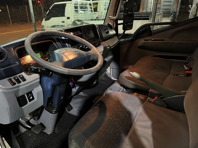 MITSUBISHI三菱 CANTER  第9張相片