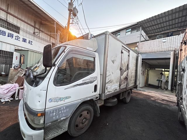MITSUBISHI三菱 CANTER  第5張相片