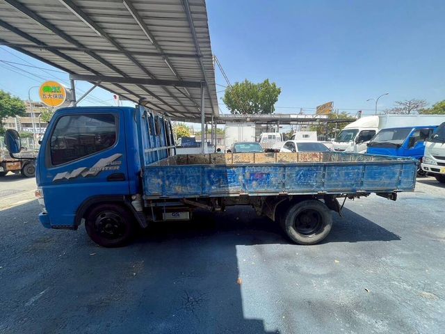 MITSUBISHI三菱 CANTER  第2張相片