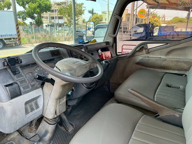 MITSUBISHI三菱 CANTER  第5張相片