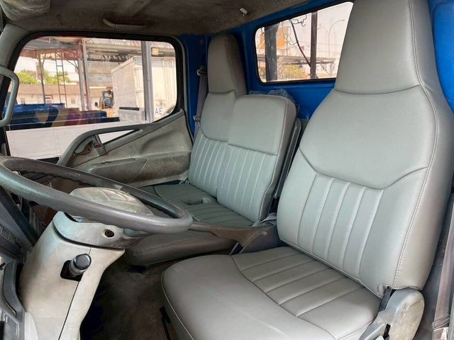 MITSUBISHI三菱 CANTER  第6張相片