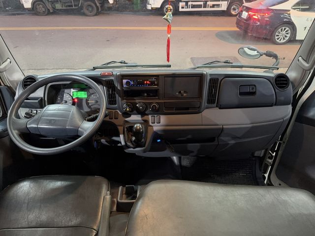 MITSUBISHI三菱 CANTER  第5張相片