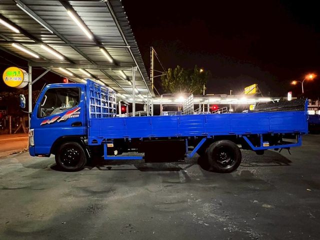 MITSUBISHI三菱 CANTER  第3張相片