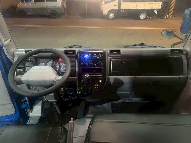 MITSUBISHI三菱 CANTER  第10張相片