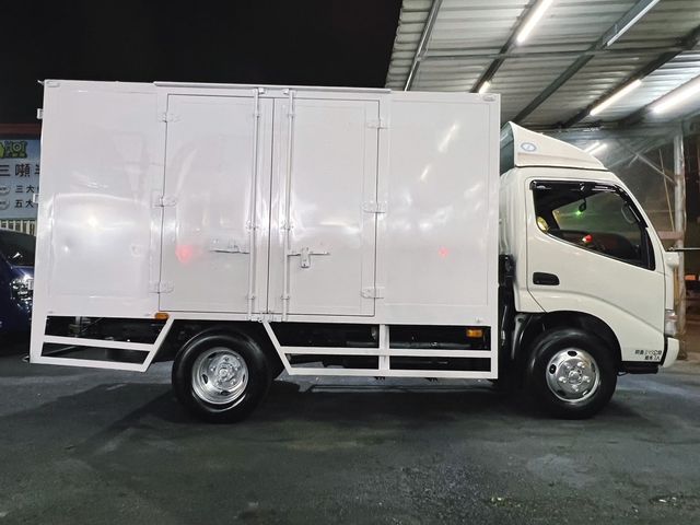 HINO日野 300  第6張相片