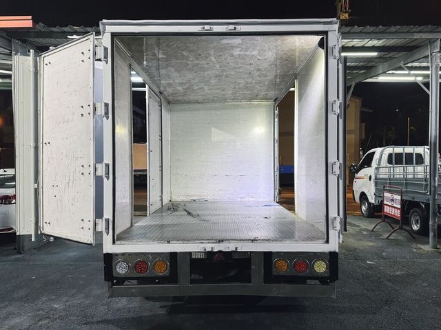 MITSUBISHI三菱 CANTER  第6張相片