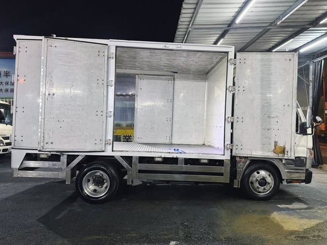 MITSUBISHI三菱 CANTER  第8張相片