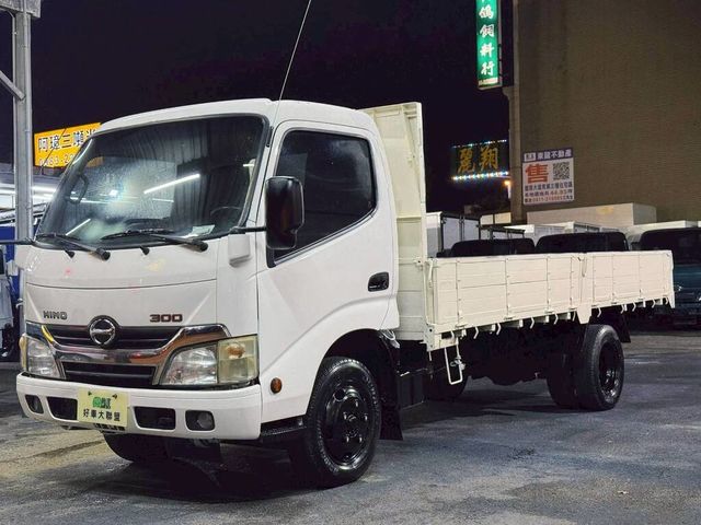 HINO日野 300  第2張相片