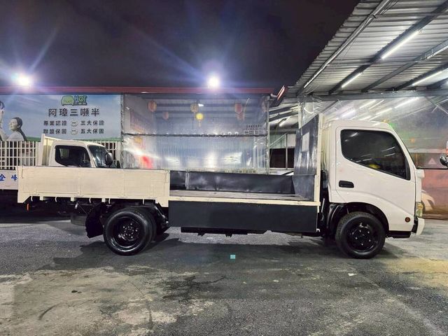 HINO日野 300  第5張相片