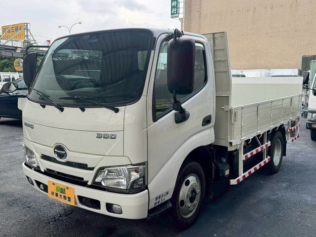 HINO日野 300  第1張相片
