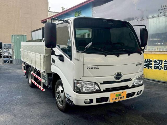 HINO日野 300  第4張相片