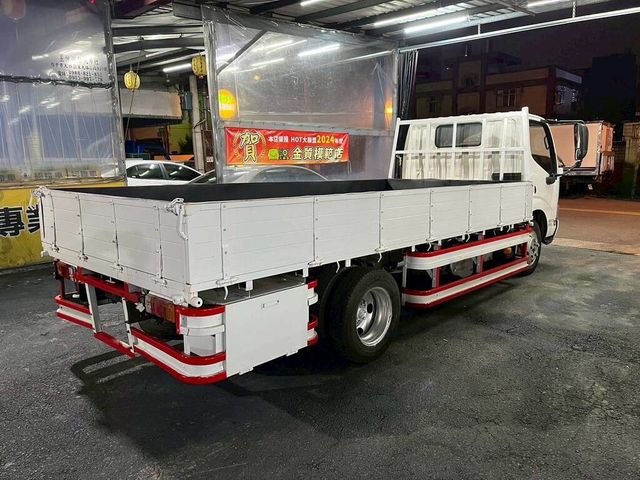 HINO日野 300  第3張相片