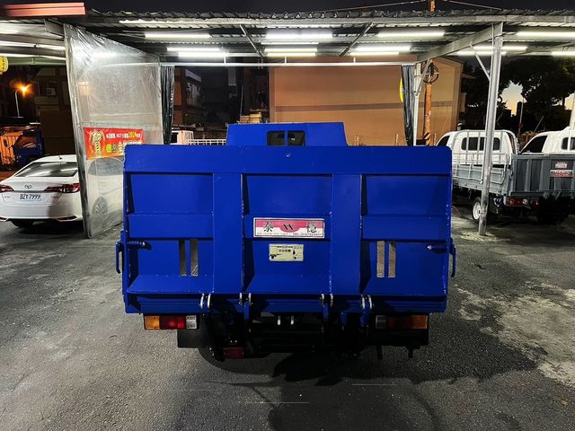 MITSUBISHI三菱 CANTER  第4張相片
