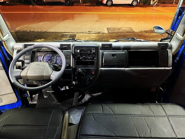 MITSUBISHI三菱 CANTER  第10張相片