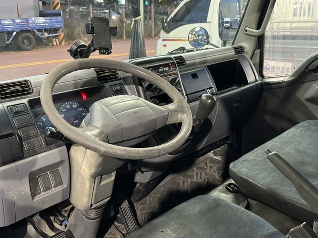 MITSUBISHI三菱 CANTER  第4張相片