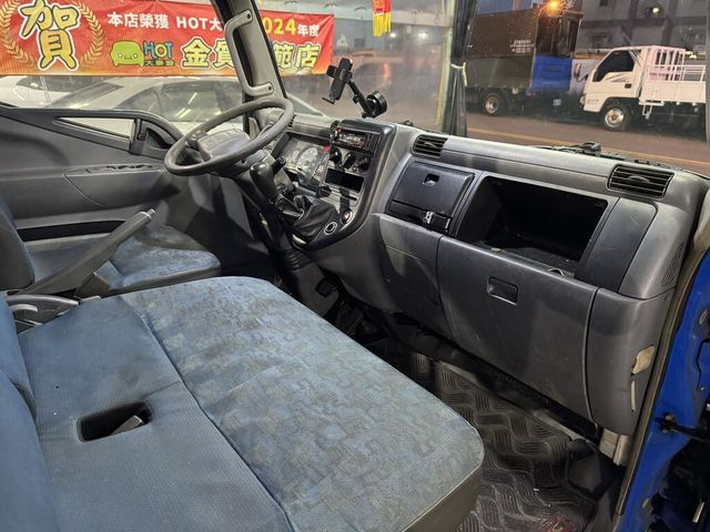 MITSUBISHI三菱 CANTER  第6張相片