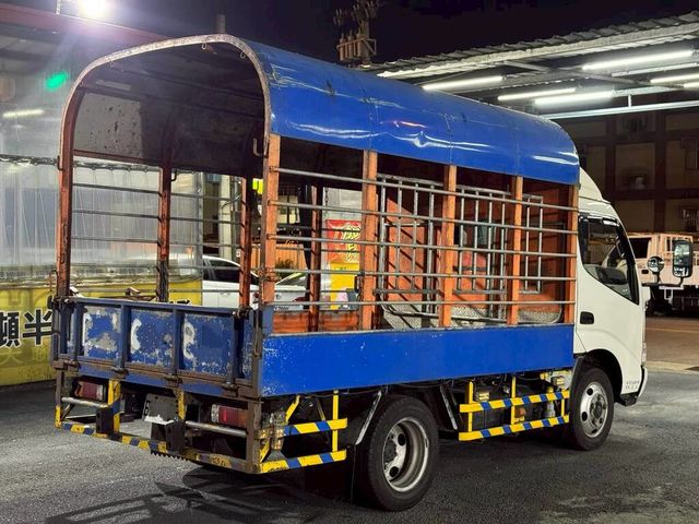 HINO日野 300  第2張相片