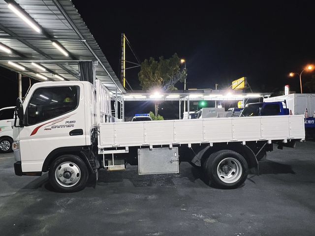 MITSUBISHI三菱 CANTER  第3張相片