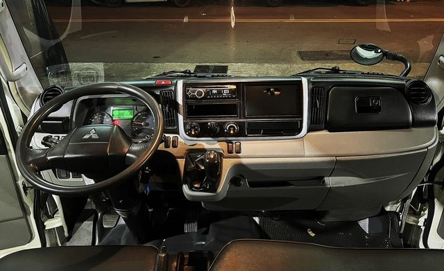 MITSUBISHI三菱 CANTER  第10張相片