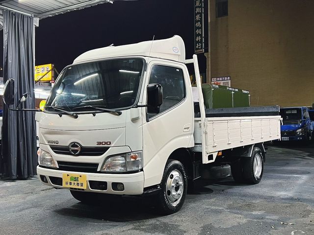 HINO日野 300  第2張相片