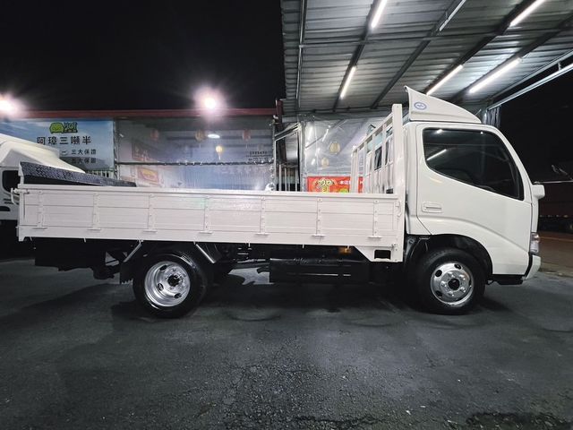 HINO日野 300  第6張相片