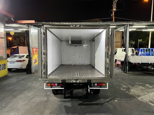 MITSUBISHI三菱 CANTER  第5張相片