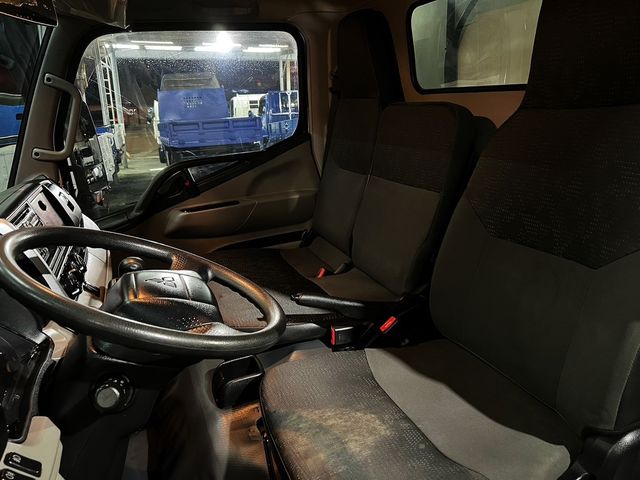 MITSUBISHI三菱 CANTER  第9張相片