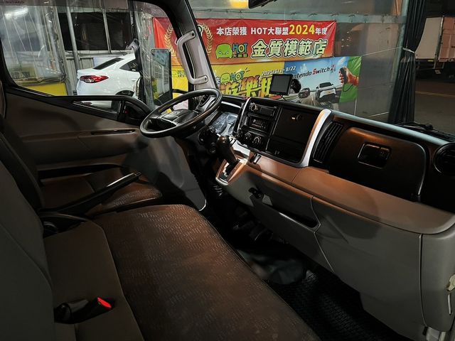 MITSUBISHI三菱 CANTER  第11張相片