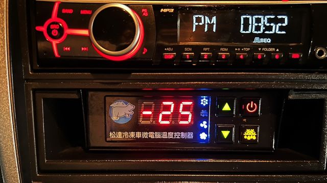 MITSUBISHI三菱 CANTER  第13張相片