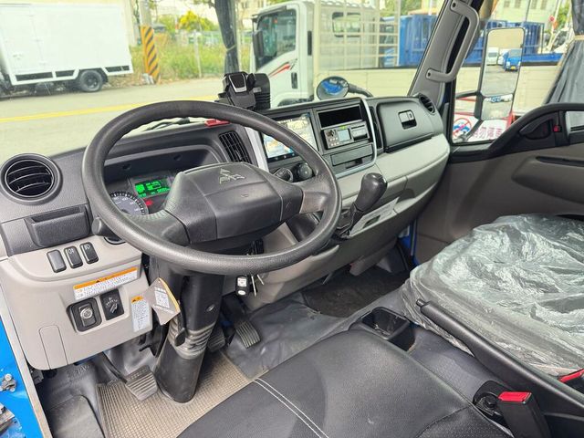MITSUBISHI三菱 CANTER  第9張相片