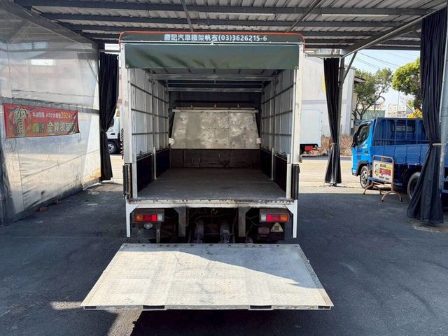 MITSUBISHI三菱 CANTER  第3張相片