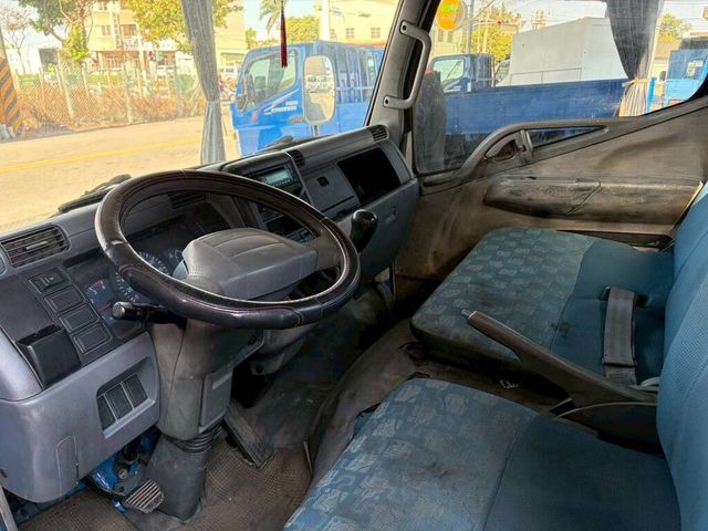 MITSUBISHI三菱 CANTER  第5張相片