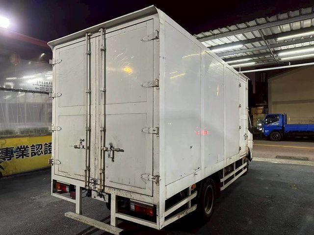 MITSUBISHI三菱 CANTER  第3張相片