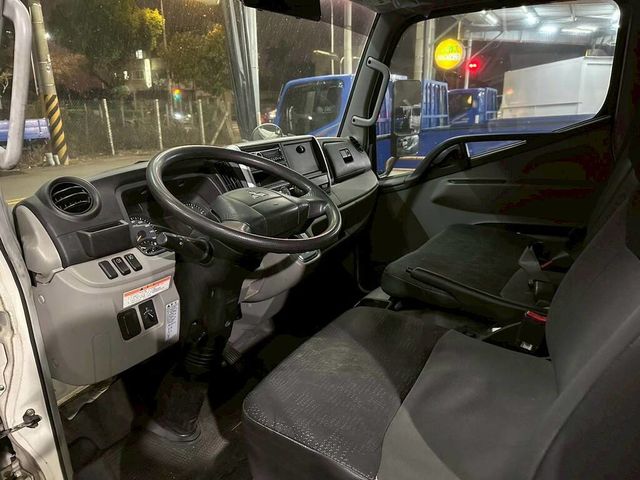 MITSUBISHI三菱 CANTER  第6張相片