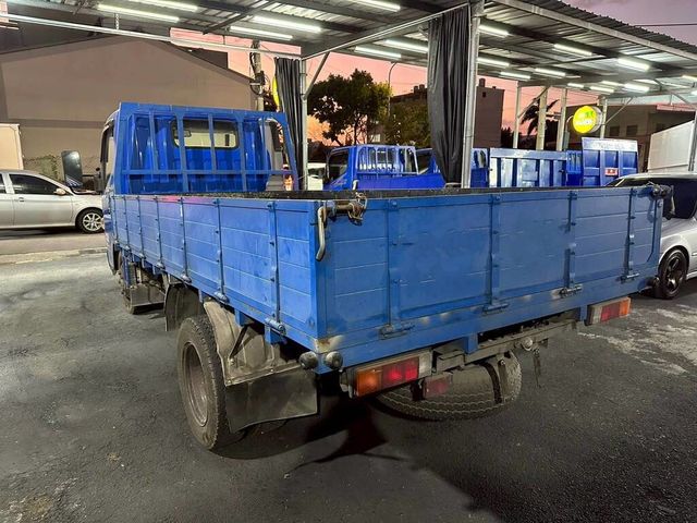 MITSUBISHI三菱 CANTER  第2張相片