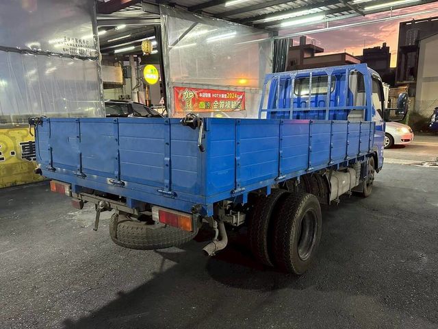 MITSUBISHI三菱 CANTER  第3張相片