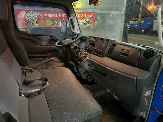 MITSUBISHI三菱 CANTER  第7張相片