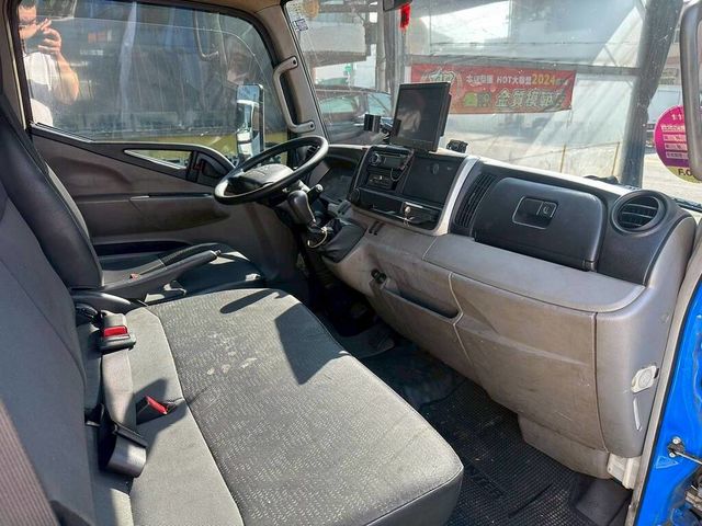 MITSUBISHI三菱 CANTER  第10張相片