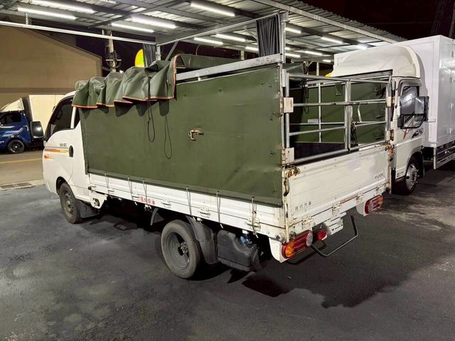 HYUNDAI現代 PORTER  第2張相片