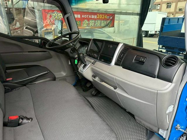 MITSUBISHI三菱 CANTER  第7張相片