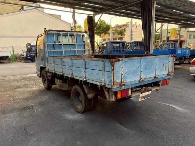 ISUZU五十鈴 ELF  第2張相片