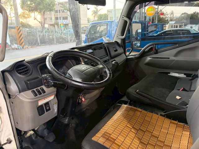 MITSUBISHI三菱 CANTER  第5張相片